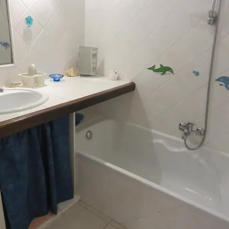 Mitoyenne, 100m Des Plages - 3 Chambres- * Сагон